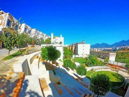 Deluxe Flat With Garden_Tirana Apartment ภายนอก รูปภาพ