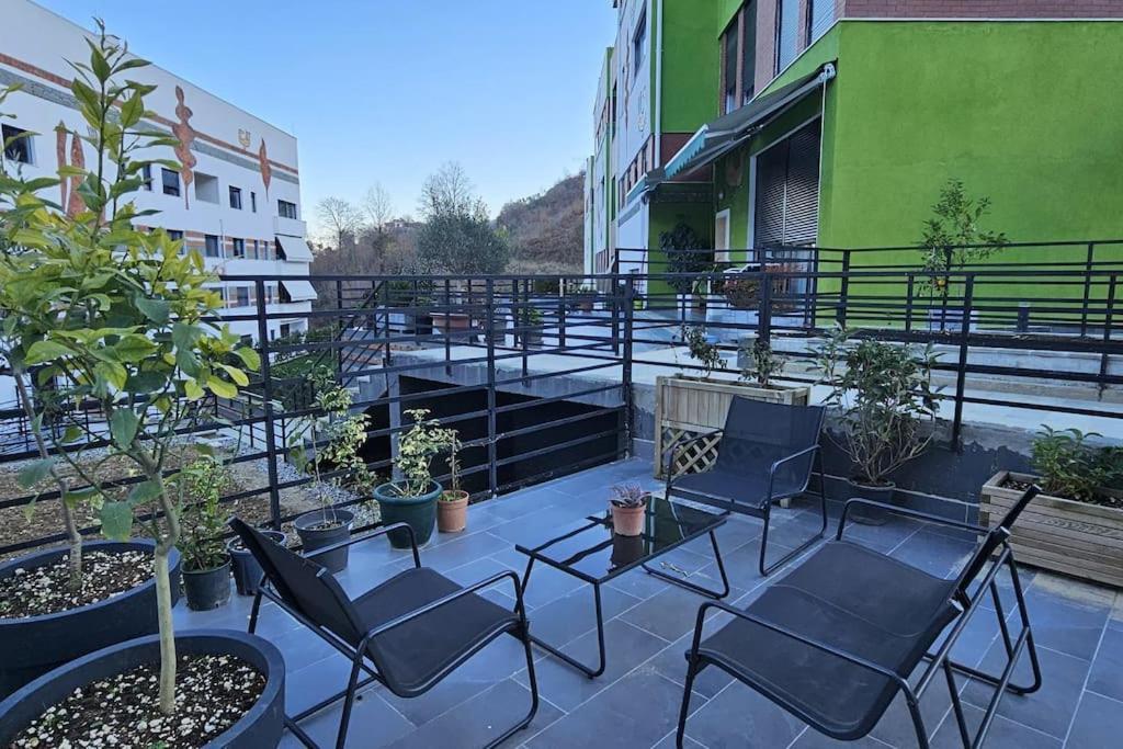 Deluxe Flat With Garden_Tirana Apartment ภายนอก รูปภาพ